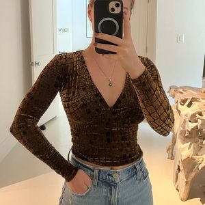 Cropped velvet printed top